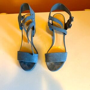 Unisa Women's Block Heel Sandals. Size 7.5